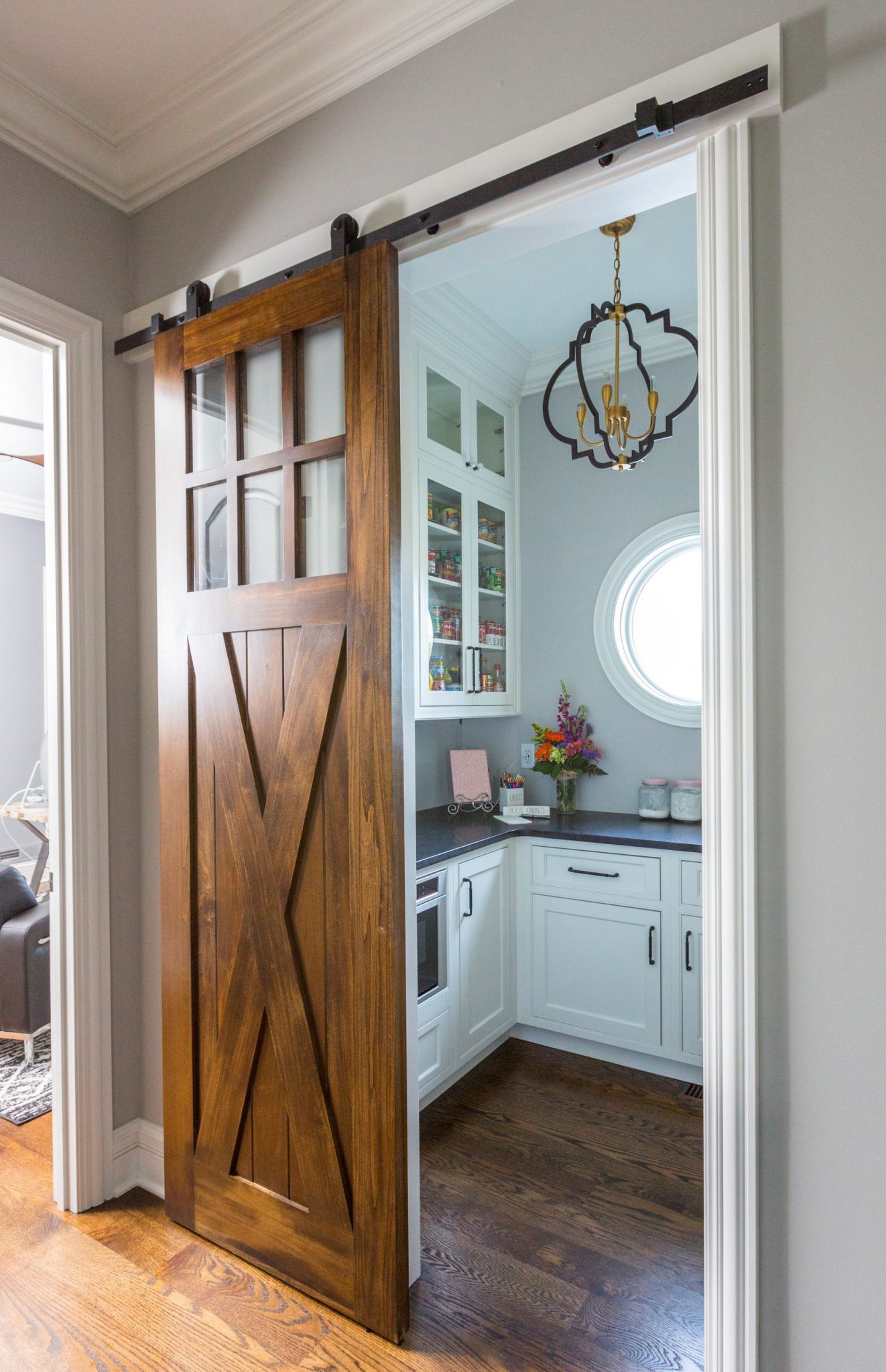 How to Hide Dirty Dishes in an Open Plan Kitchen