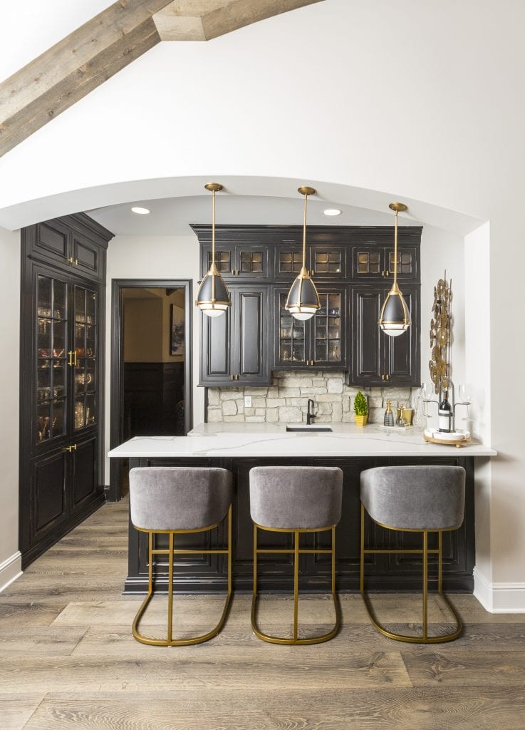 https://hensleyhomes.com/wp-content/uploads/2021/07/hensley-home-bar-737x1024.jpg